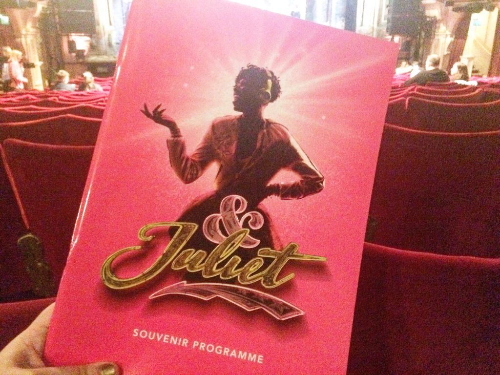 A musical that's larger than life? &amp; Juliet will have you reliving the glorious 90s and 00s! buff.ly/3dm1TSF

<a href="/bloggingbabesrt/">Blogging Babes RT</a> <a href="/bloggingbed/">Blogging In Bed</a> <a href="/cbeechat/">beechat</a> #bloggerstribe