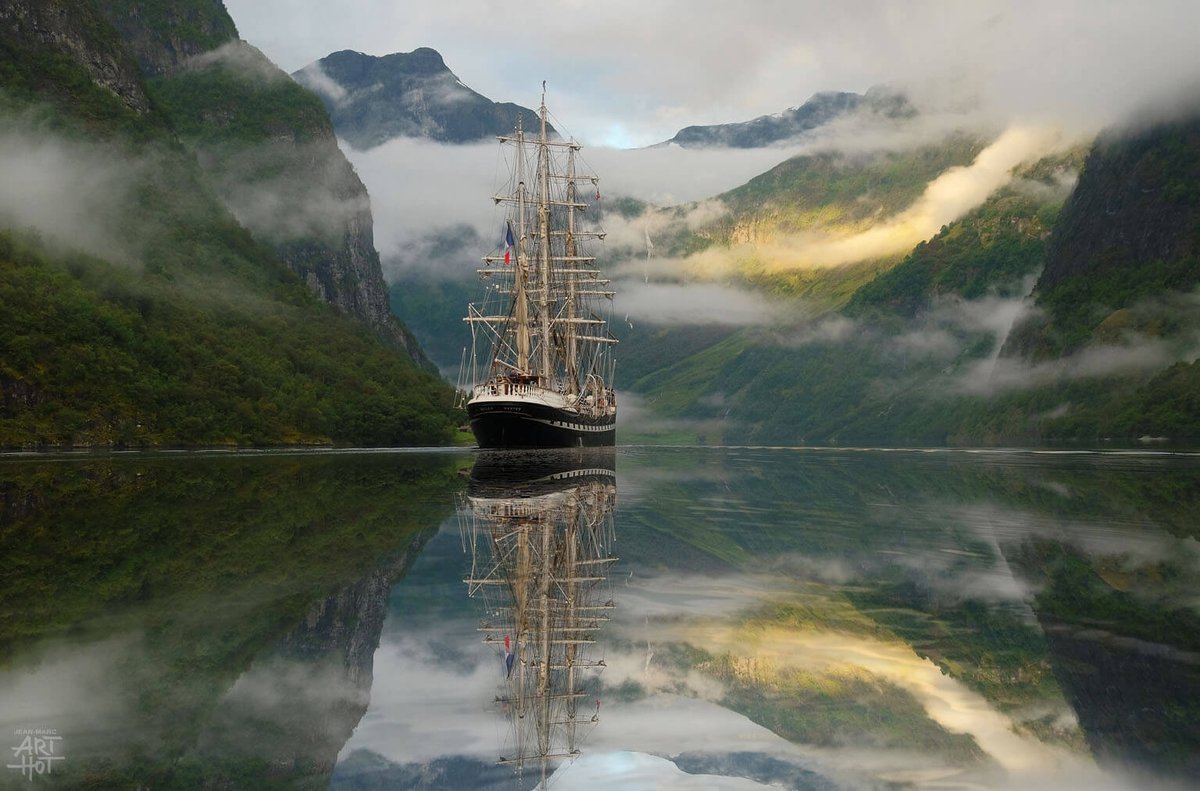 Trois-mâts Belem tweet media