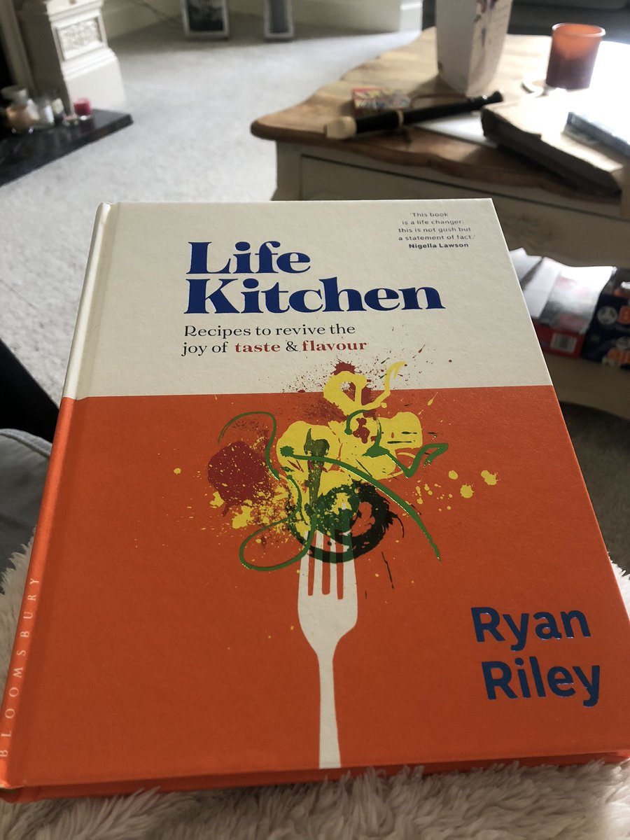 KateIddon216's tweet photo. @RyanRileyy Finally, my Mother’s Day present has landed ... cannot wait to devour this ... #LockDine #💞 https://t.co/Ekhp8YGsC7