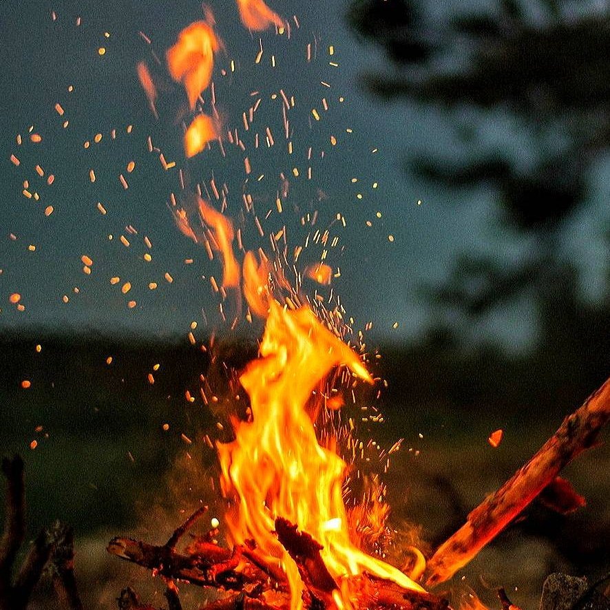 Yarın öleceğimizi bilsek, tüm kırgınlıkları unuturuz; ama biz sonsuza kadar yaşayacakmış gibi kırıcı ve gururluyuz.