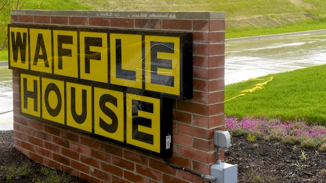 Waffle House closing 365 locations hill.cm/ZvIyuC8