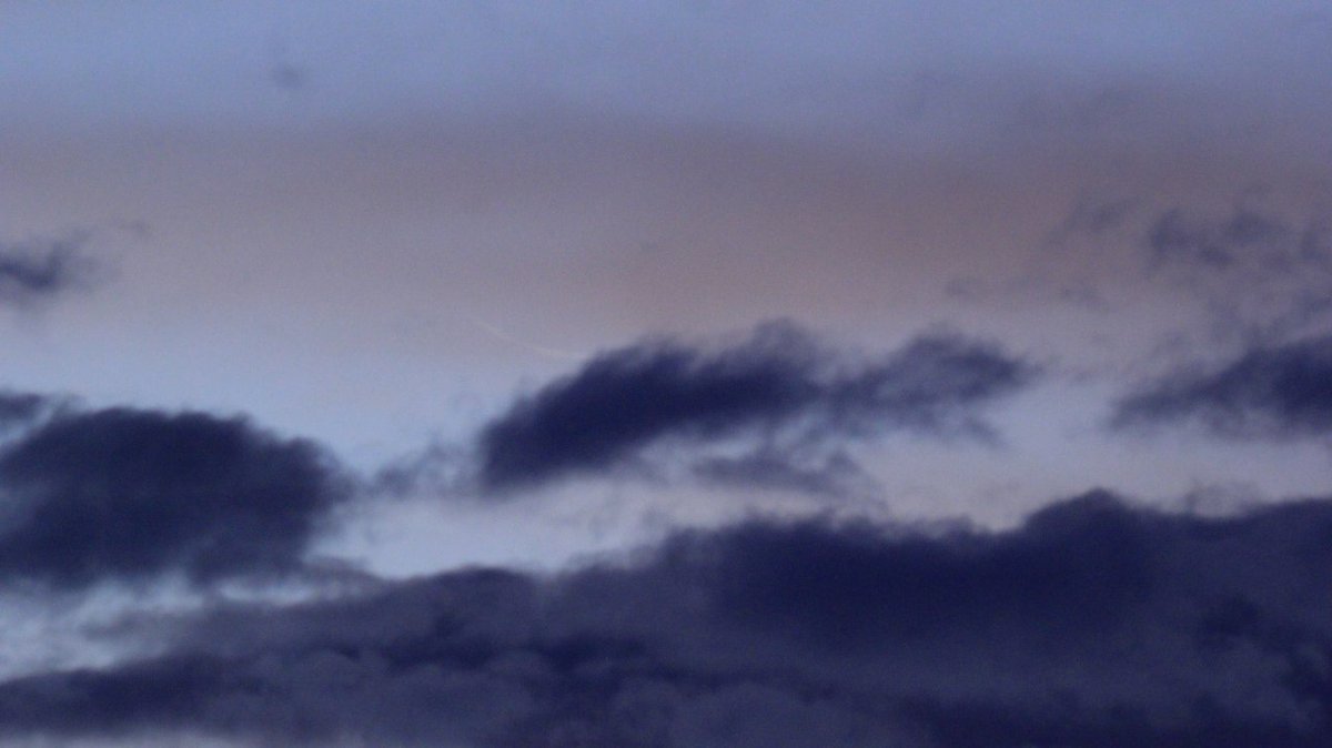 Stasiun Geofisika Ambon juga berhasil mengabadikan penampakan hilal awal bulan Sya'ban

Semoga kita diberi kesehatan dan dibebaskan dari covid-19 sehingga 30 hari lagi kita kan menyaksikan iklan sirup menguasai televisi Indonesia.