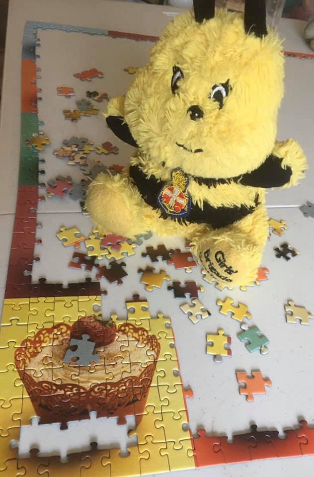 BeeEllon's tweet photo. Ellon-er is having an extended holiday with one of our Juniors, Elena. Today she’s helping Elena make a 1000 piece jigsaw. @gbinscotland #ambassabees #StayHomeSaveLives @GBSChiefExec https://t.co/tdNrbASAOA