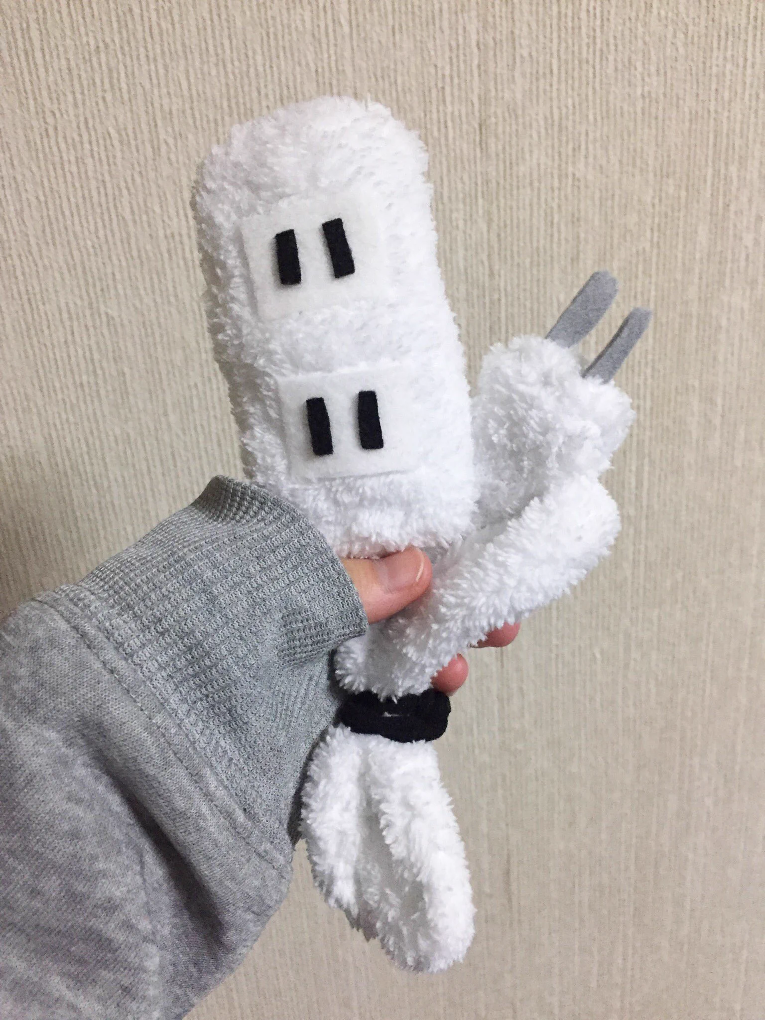 何とも不思議な手作りぬいぐるみ！まさかの延長コードのぬいぐるみ‼