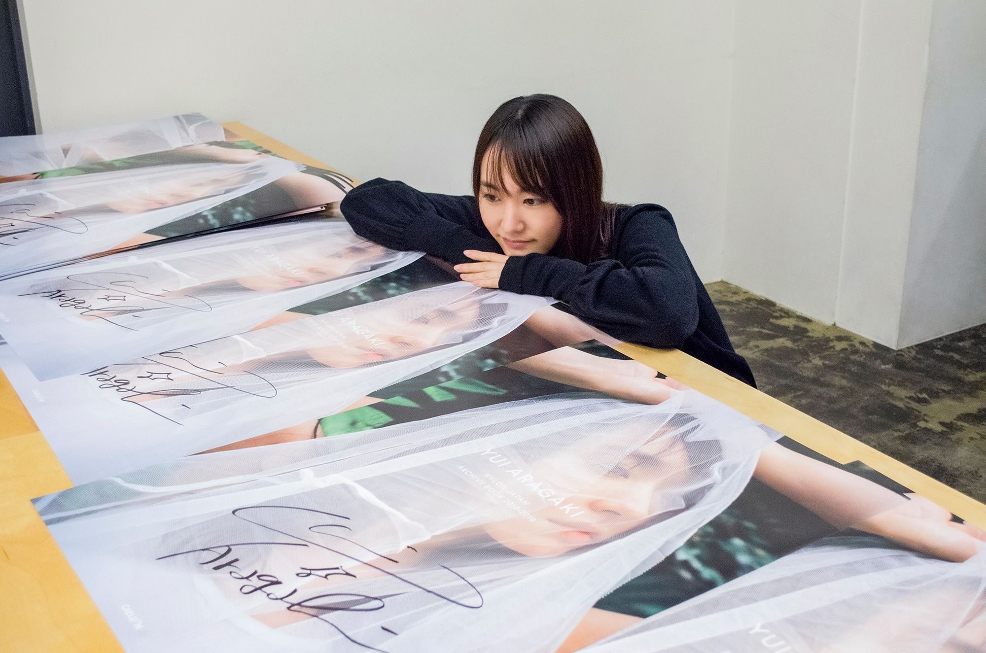 セール中…新垣結衣直筆サイン入り写真… 素早く