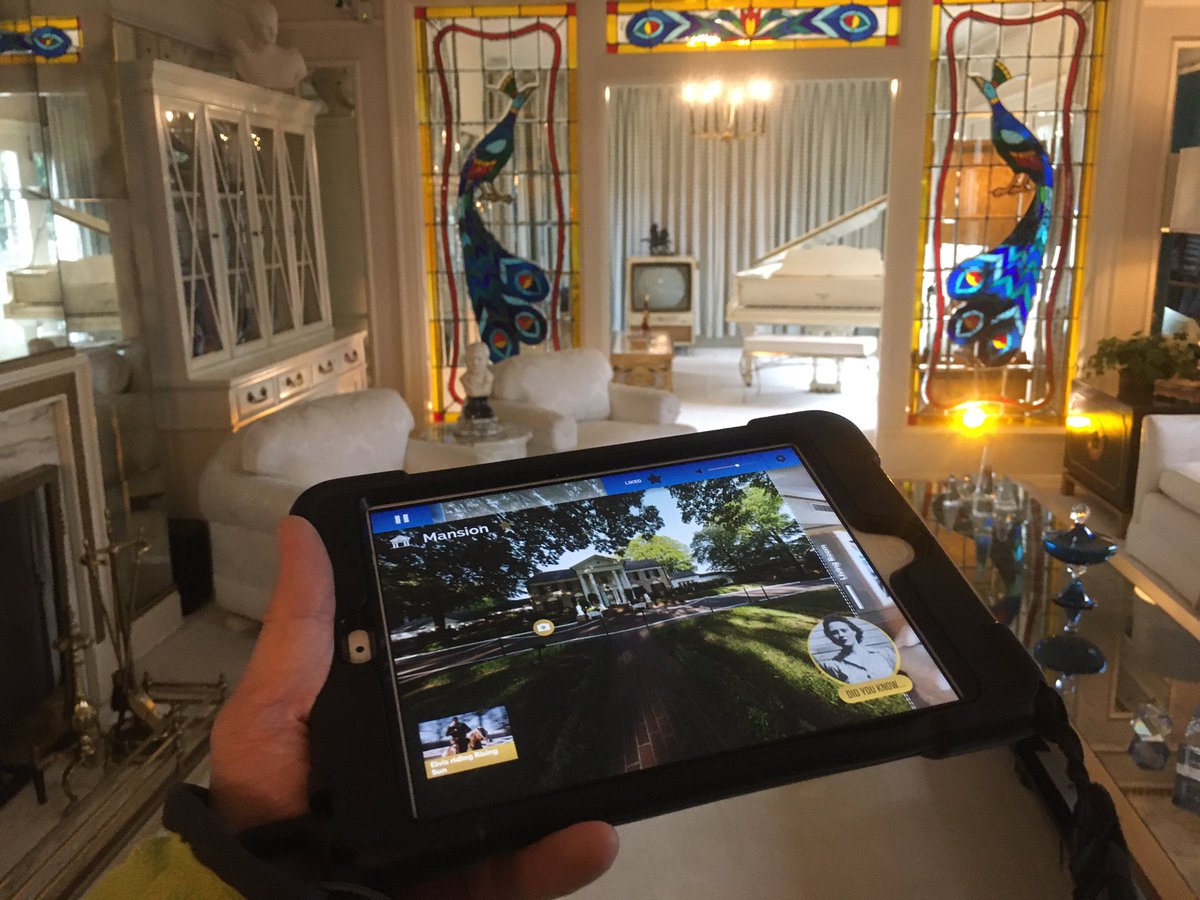 DYK: the  @VisitGraceland tour includes use of a handy walk-at-your-own-pace tablet that provides audio info on each room. We begin with the  #livingroom. On your right as you enter  #Elvis’s front door.  #Graceland  #Memphis  #Tennessee  #ElvisPresley  https://www.graceland.com 