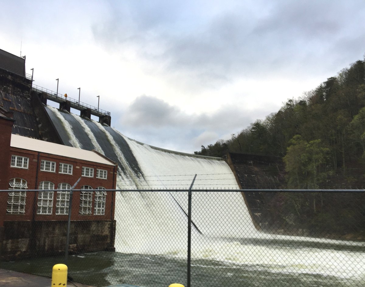 TVAnews's tweet image. The Tennessee River basin has received just over 7" of rain for the month - 3" above normal. Rainfall since January has averaged over 23.5" or roughly half a year's worth of rain. We are about 0.4 inches away from the wettest Jan-Mar in the 131 years of record. (📷Ocoee #1 Dam)