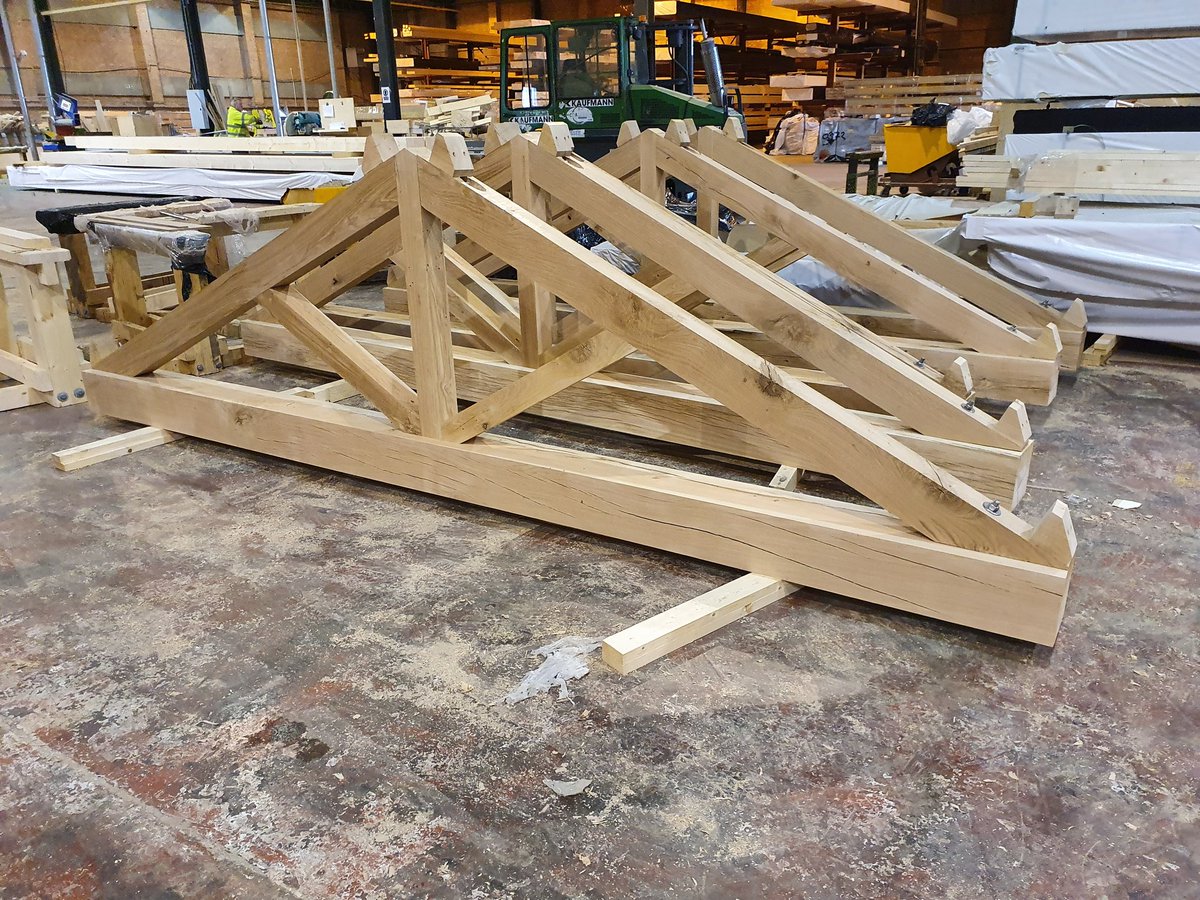 CTManufacturers's tweet photo. Oak combined with Spruce Glulam feature trusses ready for delivery to site #glulam #oak #engineeredtimber https://t.co/MQe7ZTzXyS