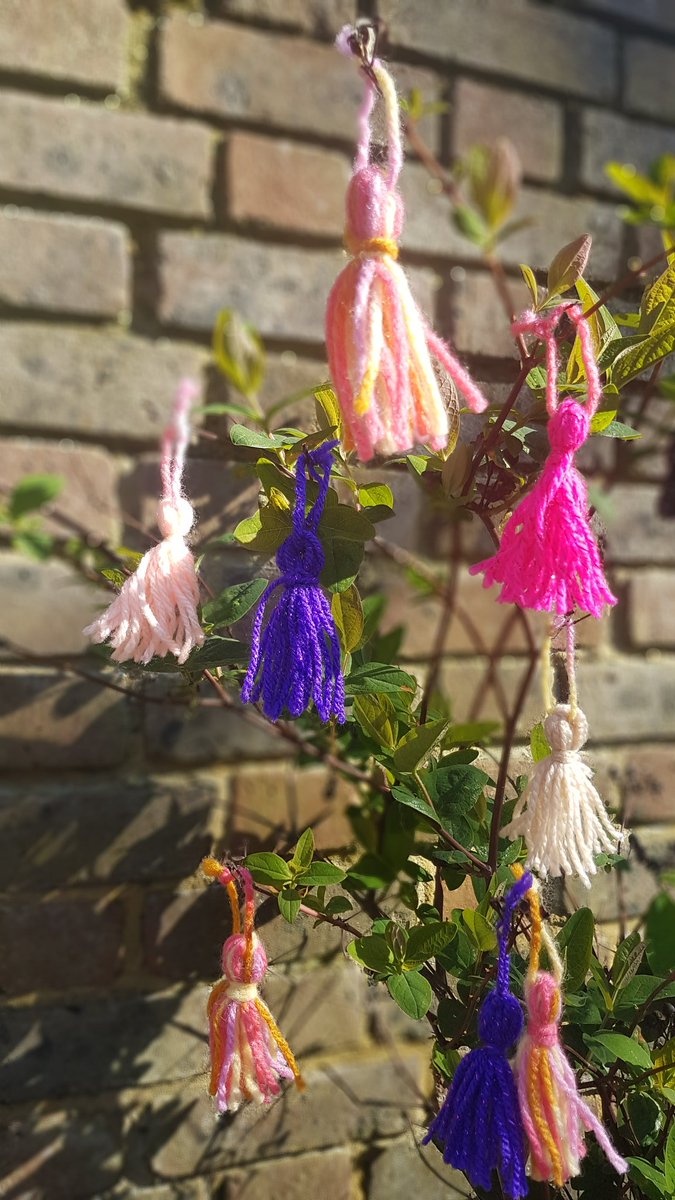 prag_artiday's tweet photo. Today creative time was making Tassels! The boys really enjoyed it and we made quite a few!
@ElthamCE @ThisisEltham @ElthamArts #Greenwichhour #creativeresource3 #week1 #covid19UK #creativerescue #positiveliving https://t.co/QjXS792cs1