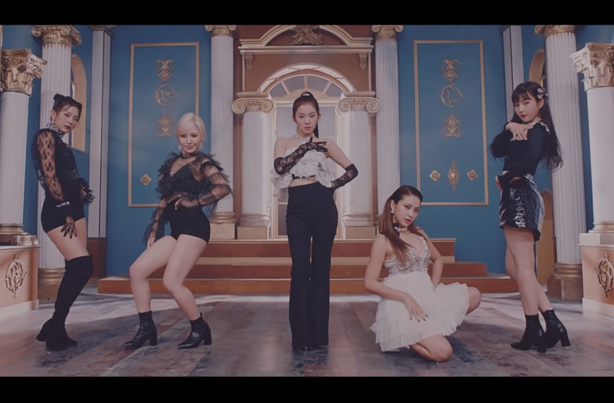 allkpop's tweet photo. [UCC] Red Velvet "Psycho" music video surpasses 100 million views on YouTube https://t.co/u8J4ISwpGo https://t.co/7waoCdBJhU
