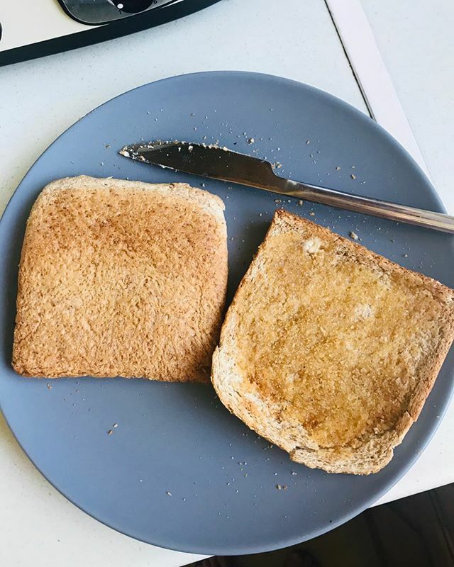 MiniBitesMama's tweet photo. This time last week there is no way I would have considered eating the loaf ‘ends’ for my breakfast. This morning, I was just grateful that we still have some food in the house - so many good things will come out of our current situation. Hopefully, we w… https://t.co/JqVLfITXzJ https://t.co/tXYohcJMoM