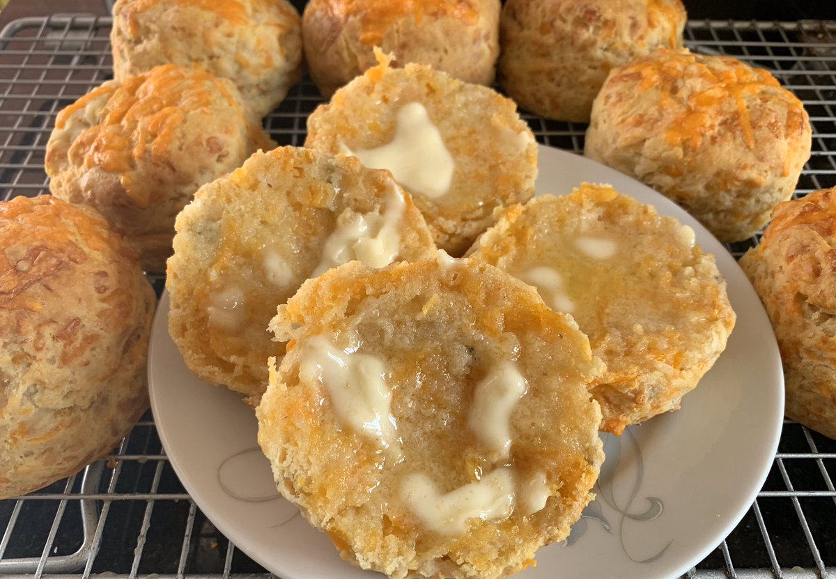 Rob_C_Allen's tweet image. My final bake of the day, Triple Cheese #Scones 😊 #KeepSafeAndBake #TwitterBakeAlong