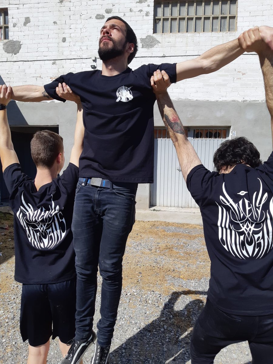 Hemos sacrificado a Vic para frenar el COVID-19. De nada.

La foto es de cuando el mundo aún era un safe place.