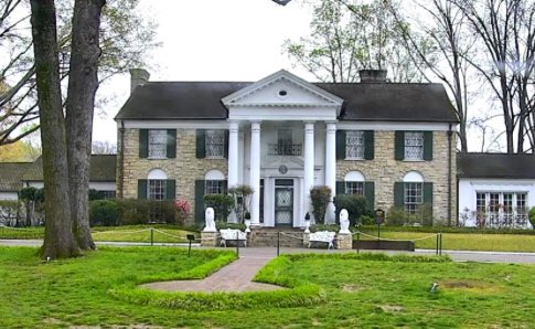 You’ve heard the music (& might well still be doing so while  #workingfromhome); now let’s check out the house.  #Elvis  #ElvisPresley  #Graceland  #Memphis  #TwitterTour — for your at home entertainment.  #StayAtHomeChallenge Watch Thread.  @VisitGraceland