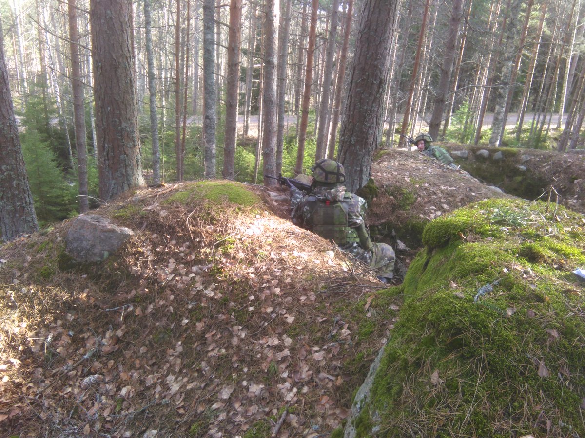 rannikkopr's tweet photo. Tämän viikon #rpr harjoituksen tavoitteena on, että varusmiehet ymmärtävät oman roolinsa osana merivoimien rannikkotaisteluihin erikoistunutta valmiusyhtymää ja osaavat omaan tehtäväänsä liittyen valmiuden kohottamisen perusteet.
#merivoimat #rannikkoprikaati #upinniemi https://t.co/4H9IAdQs11