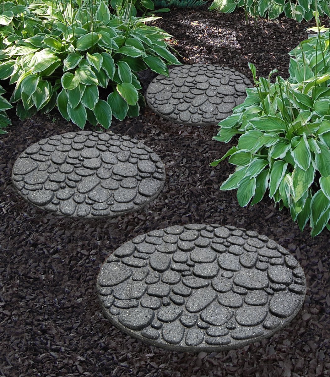 StepGarden's tweet image. Beautiful and natural looking RiverRock design of our #recycledrubber stepping stones add traction in the garden. 
#steppingstones #recycled #recycledrubberinnovation #gardening #gardeningtips