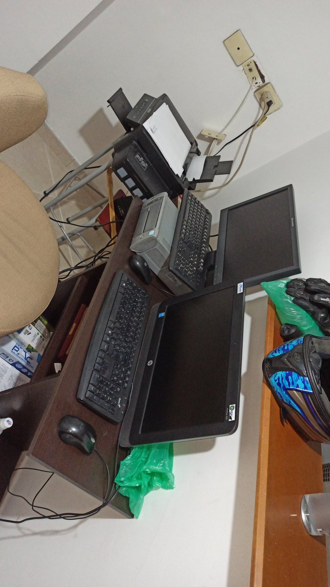 urregojuandavid's tweet photo. #MetaElGallo es seguir trabajando desde casa ya que translado la oficina para mi casa y terminar este rompecabezas https://t.co/JHZkaz9Egk