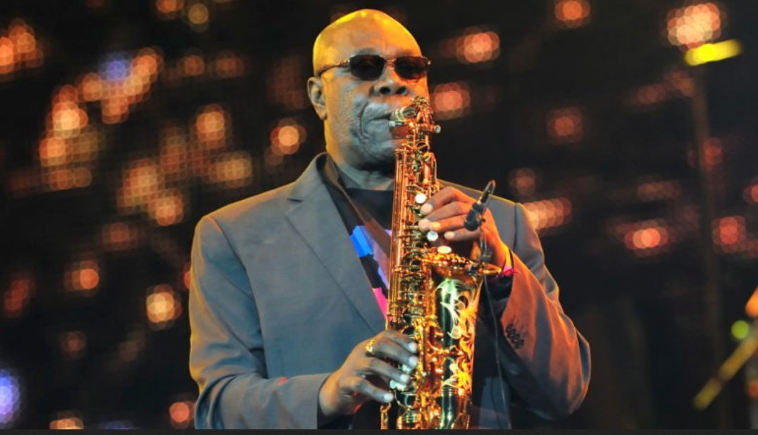 237online's tweet photo. #BREAKINGNEWS

L'artiste camerounais Manu Dibango vient d'être incinéré il y a quelques minutes à Paris. 
La loi française est catégorique sur le caractère très contagieux du covid19
#Covid19Cmr 
#Cameroun https://t.co/zn9kFMHtw1