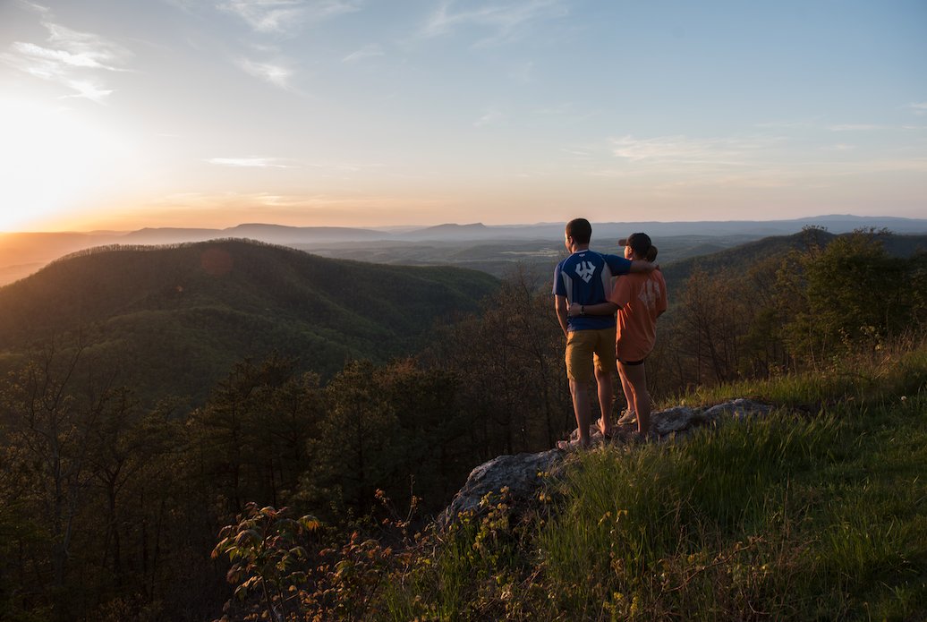As the spring weather returns to Lexington, here are the W&amp;L Outing Club’s Top 9 Ways to Get Outside in Rockbridge, alongside some of our favorite outdoors pics.

View the entire list on our Facebook page: bit.ly/2UC1tyJ. #WashingtonAndLee #LexPic <a href="/WLUOutingClub/">WLUoutingclub</a>