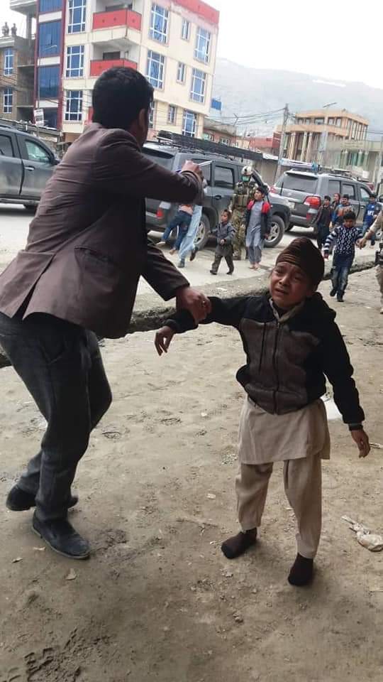 SahibWazir12's tweet photo. #AfghansCondemnAttackOnSikhs
@EUinAfghanistan 
Today terrorist attacked a worship of Sikhs community in kabul,terrorist is neither Muslim nor human,terrorist have no religion, We strongly condemn this atrocity, Afghan govt must take a hard line against these terrorists. https://t.co/Yp4gQhSEZa