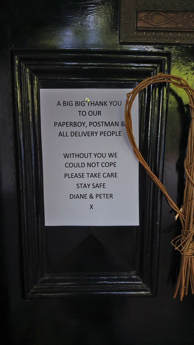 dianeleopard's tweet photo. Photo of our front door this morning Let's all say #ThankYou please put a message on your door pls retweet  @MartinTideswell @Sotlive @theJeremyVine @BBCRadio2 @bbcmtd @DailyMailUK @BBCRadioStoke @BBCNews @StaffsNews https://t.co/XhdEHWCoHP