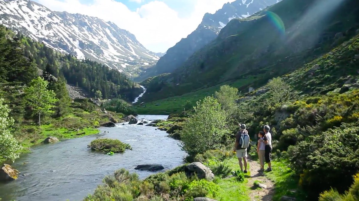Ax-les-Thermes : la ville so relAx des #Pyrénées françaises!

youtube.com/watch?v=HrSH9w…

#axlesthermes #france