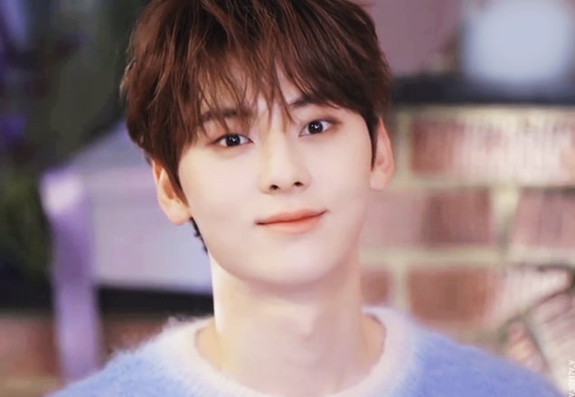 v_v2017v_v's tweet photo. 미냥이 또로롱
#황민현_조말론 https://t.co/vV97cAb88f