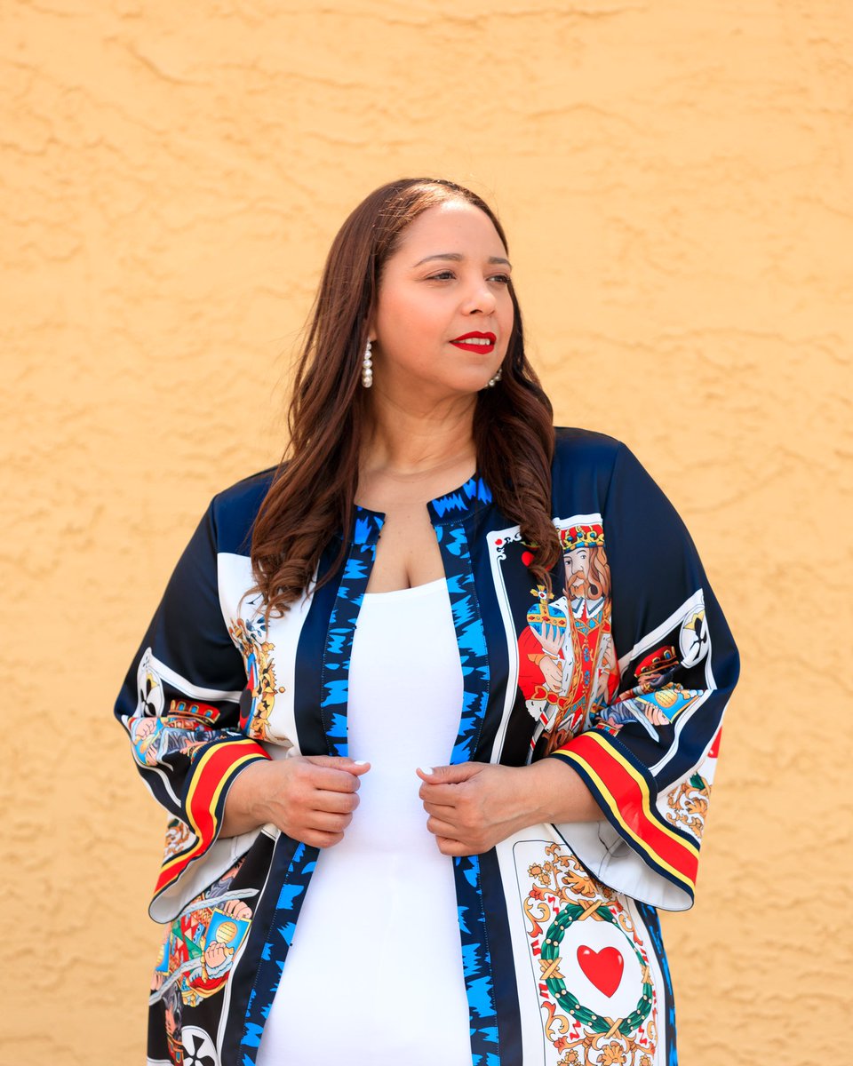 NorysDesign's tweet photo. We love our clients!! ❤️ Check out Tampa fashion blogger @estrellafashionreport wearing a kimono from our boutique. 👏👏 
Photo credit 
📸 @rominaraggiophotography 
#weloveourclients #shopsmall #shoplocal #tampaboutique #norysdesignboutique #shopping https://t.co/884UHTJybB