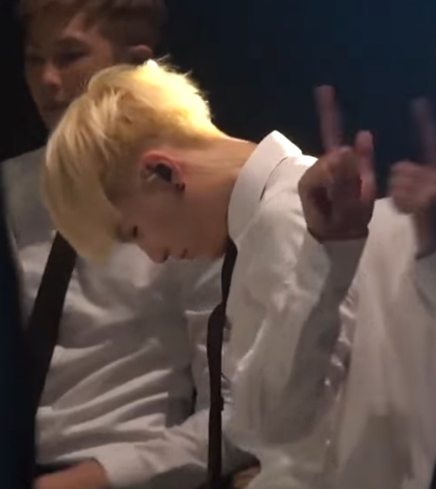 yoongibam9793's tweet photo. เมื่อก่อนยุนกิตัดอันเดอร์คัทสูงขนาดนี้เลยหรอ ;_; https://t.co/EQ8saCMNEo