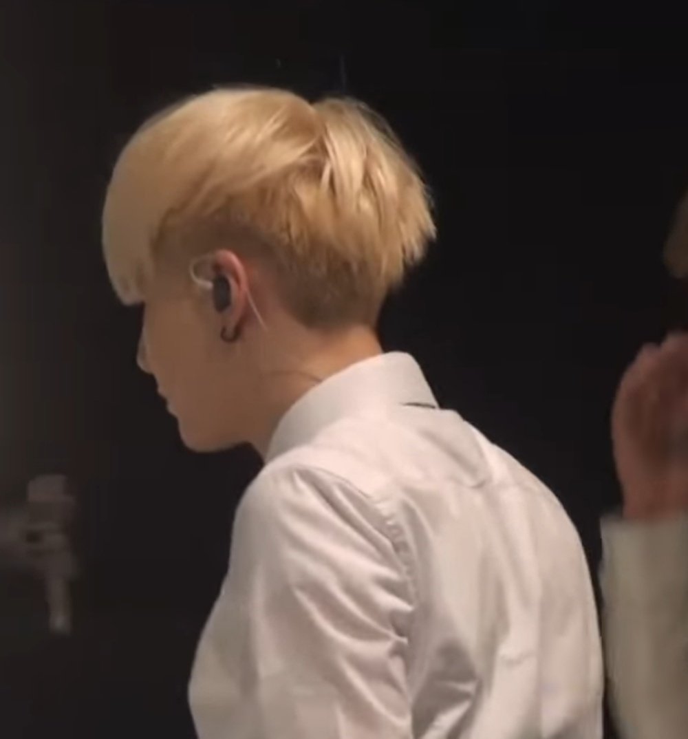 yoongibam9793's tweet photo. เมื่อก่อนยุนกิตัดอันเดอร์คัทสูงขนาดนี้เลยหรอ ;_; https://t.co/EQ8saCMNEo