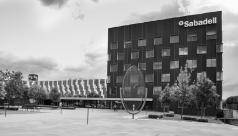 Banco Sabadell tweet media