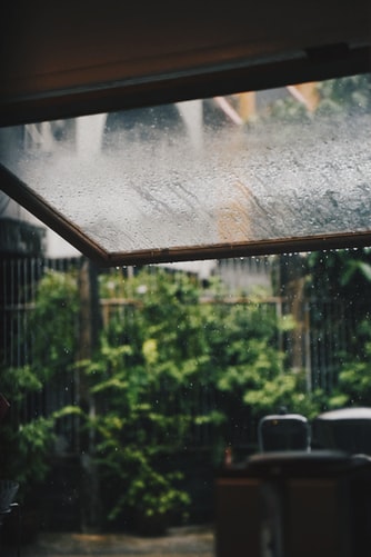 If you know me personally, you know that rain is my soul soother. The last 7 days have been horrible for me. Then this morning, they started looking up. And now, now it's raining, and I could cry. The weather gods are giving me a much-needed hug, during this pandemic. #Rain #Cpt