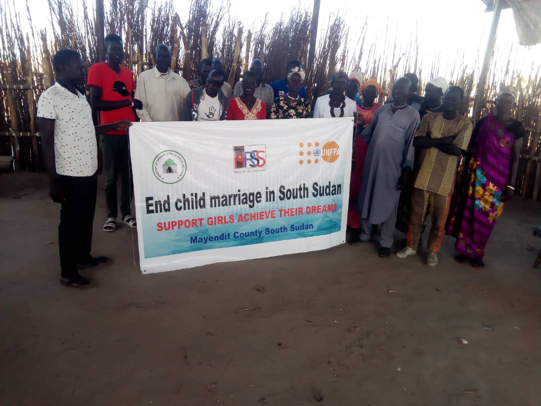 HopeRestoratio3's tweet photo. #HRSS Team Conducting awareness meetings on the fight to End #EarlyChildMarriages to communities & societies In #Mayendit. Funded By #UNFPA https://t.co/JFzOsRKS0d