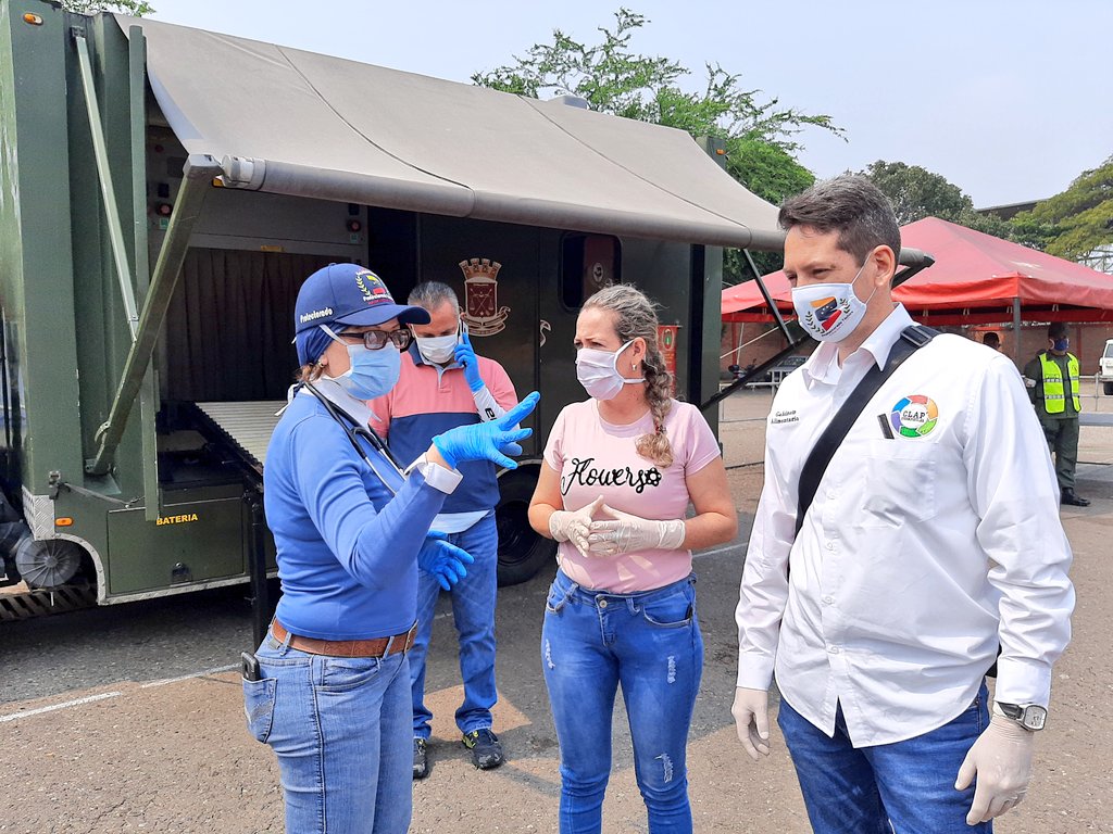 charlychaves's tweet photo. .@FreddyBernalR San Antonio del Táchira en el Punto de Atención Social para los venezolanos que están regresando al país, garantizando las medidas necesarias con todo su equipo desplegado @TrompizCarlos @TransTachira  @BermudezJoseA @GabineteSalud @Yepfri_Arguello @jghuerfano https://t.co/mlxqeNhv1C