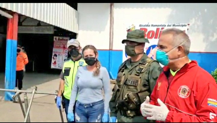 .@FreddyBernalR San Antonio del Táchira en el Punto de Atención Social para los venezolanos que están regresando al país, garantizando las medidas necesarias con todo su equipo desplegado <a href="/TrompizCarlos/">Carlos Trompiz</a> <a href="/TransTachira/">Trans Táchira</a>  <a href="/BermudezJoseA/">Bermúdez José</a> @GabineteSalud <a href="/Yepfri_Arguello/">Yepfri Arguello</a> <a href="/jghuerfano/">Jiuvant Huerfano</a>