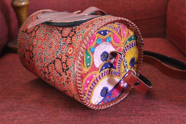 MoreCustomerApp's tweet photo. https://t.co/wizi20puGK
Missori was born with an idea of Not Keeping Your Look Inside. Missori has all kind of #silver,#handmade crafted jewellery along with #gamthi prints cluthes.
SIGNUP: https://t.co/i8qm3WhAuS
#onlinebusiness #womenentreprenuers #silverjewelleryahmedabad https://t.co/0RfZfeRyit