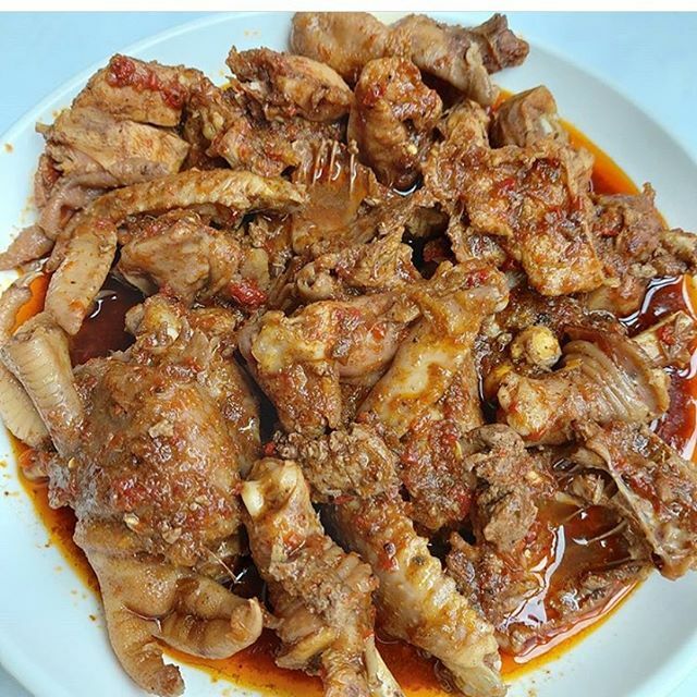 Made by @fabulous_nosh_and_recipes 😋😋😋 #chicken #chickenparts #chickenlegs #chickenwings #chickenfeet #clicknchop #chickenstew #lunch ift.tt/3dvdm2n