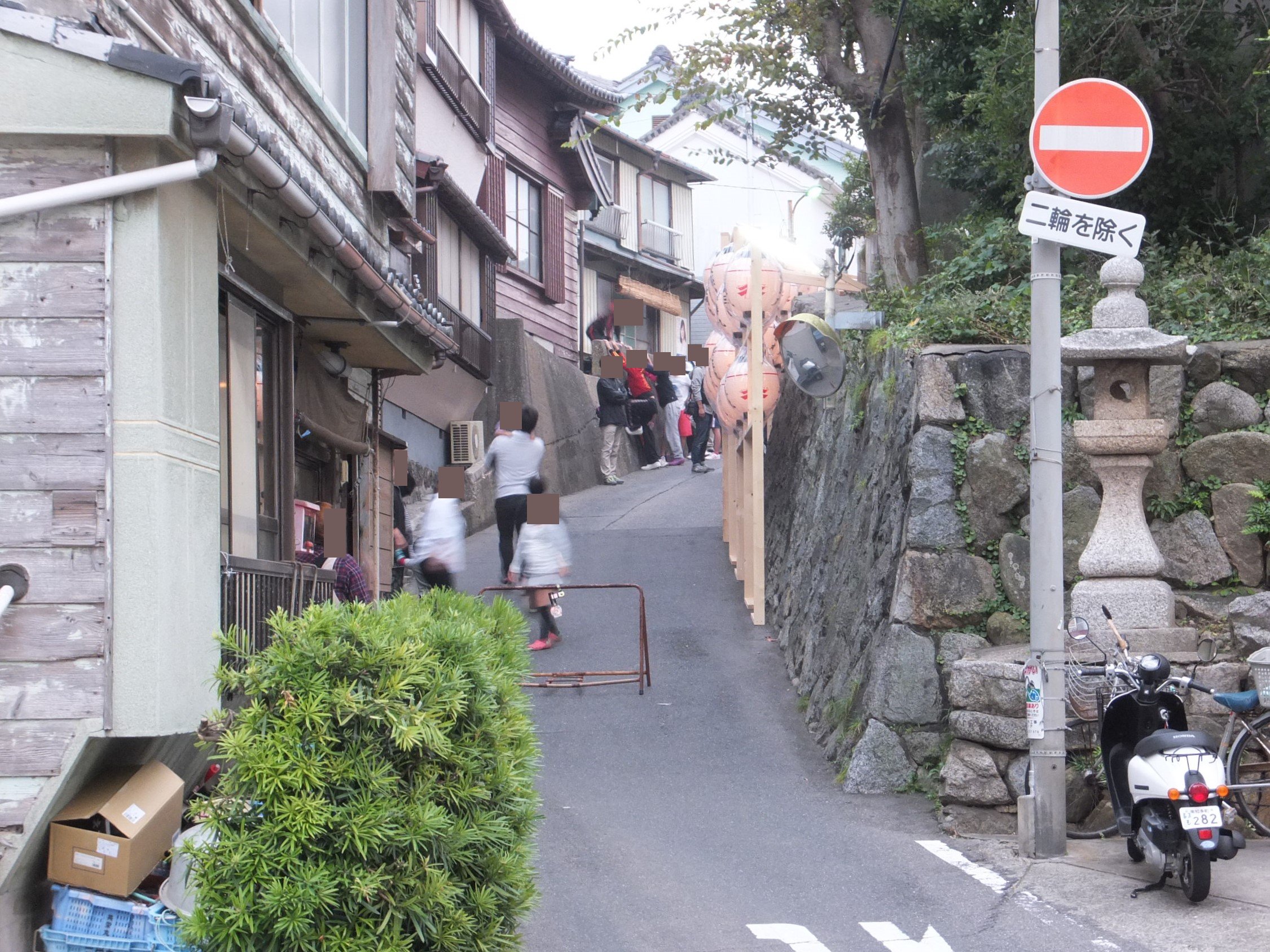 تويتر 高坂優希 على تويتر 前浜からかつての港へのショートカットルートである大道は この幅 で 大道 です 今でこそ五万坪に中央分離帯つきの片側一車線道路があり 前浜の道も拡幅されてセンターラインがつきましたが それ以前はこれが 大道 だったのでしょう