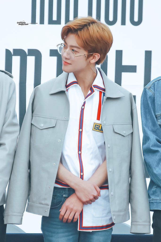 CaffeineA0813's tweet photo. 180325 코엑스 팬싸 

벌써 2년...

#재민 #나재민 #NCT_DREAM #JAEMIN https://t.co/WZTiK097JO