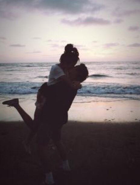 teennagee's tweet photo. The signs in love: https://t.co/TqRNOIP0Wf