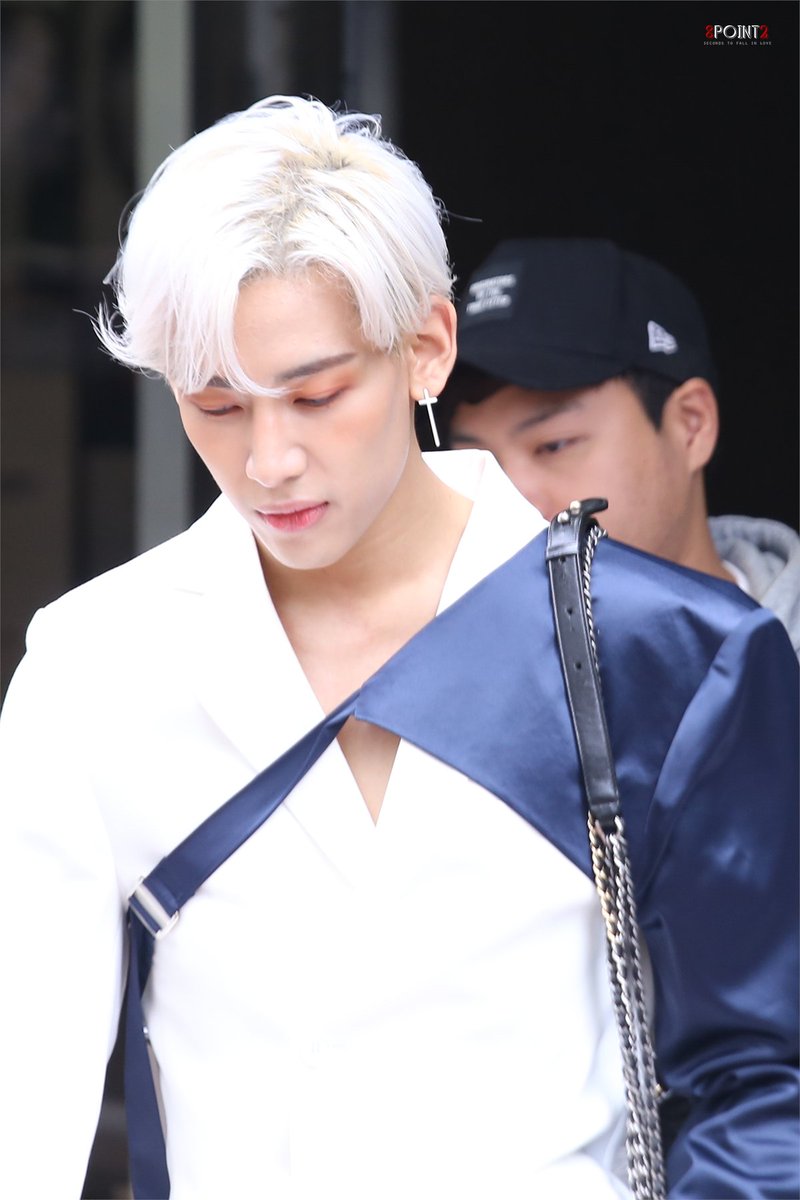 8point2_'s tweet photo. 180920 - 뱀뱀는 저에 빛✨🥺 @BamBam1A 

#BamBam  #뱀뱀 #แบมแบม #갓세븐⁠ #GOT7⁠ #IGOT7 https://t.co/TK7xhBg8xy