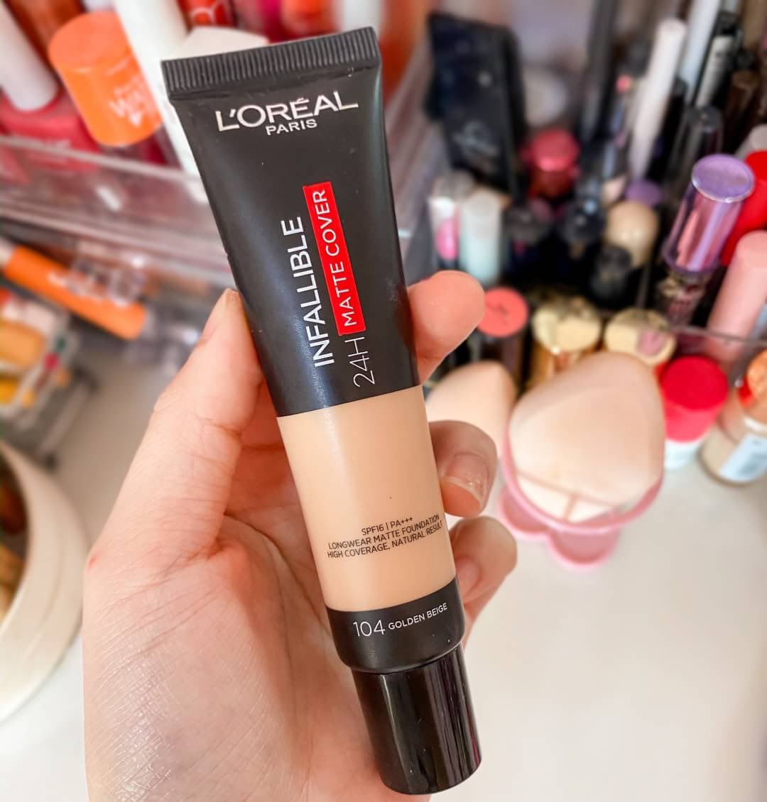 Hamkdy_'s tweet photo. รองพื้น Loreal Infllible #24HMatteCover เนื้อเนียนดีเหมือนเดิม ปกปิดได้ดีเลยนะ รอยสิวจางๆเอาอยู่ เนื้อแมทจริง ต้องรีบเกลี่ยแล้วเนียนแมทไปกับผิวเลย สต.รู้สึกว่า คุมมันได้กลางๆ(เราผิวผสม) ยิ่งทิ้งไว้นานผิวยิ่งสวย ไม่ติดแมส อันนี้ทับใจมาก ติดทนด้วย เป็นคราบร่องจมูกนิดนึงไม่น่าเกลียด https://t.co/Vu3rM5znNp