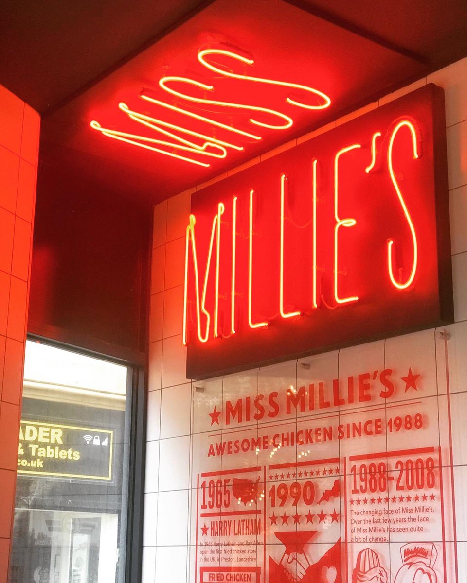 Lizzi Mullett tweet media