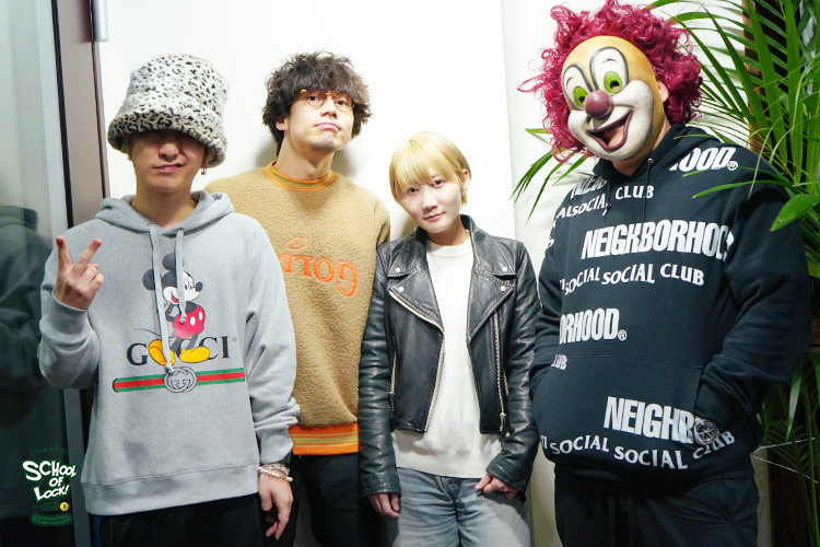 sol_info's tweet photo. 今夜は…我が校の世界始の講師［SEKAI NO OWARI （@SekaiNoOwariOFC）］先生が来校中🏫

授業テーマは【世界の始まり！】

4月から始まるキミの新たな世界！
今夜は、そんな”新たな世界の始まり”に向けての『宣言』を聞かせてほしい！

👉https://t.co/nKE8oe9VEW #SOL #SEKAINOOWARI https://t.co/qrBgaMw6yz