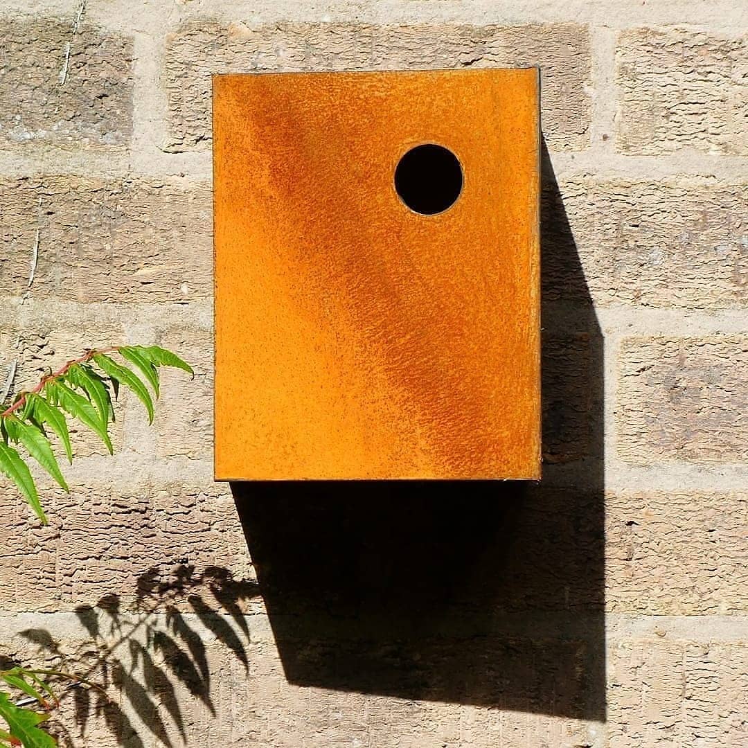 HollingtonJohn's tweet photo. Nestbox is a recognisable and familiar product that has been reinterpreted with a minimal and geometric form.

#nichoir #jardin #oiseauxdesjardins #kistkasten #vogelkiste #nestkaslje #nestkast #vogel #gartenvögel #birdbox #birdwatching #birding #gardenbirds #garden  #wildbirds https://t.co/gnaEbyC33z