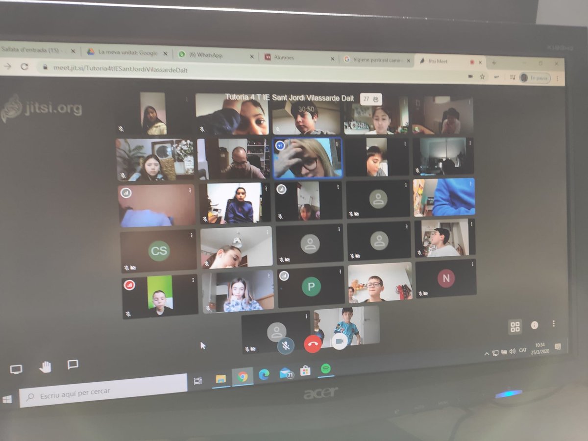 IESANTJORDI's tweet photo. Jo em quedo a casa! Des de l'escola treballem en xarxa amb tots els alumnes per aprofitar plegats aquests dies i continuar aprenent i formant-nos! #ensquedemacasa #iesantjordiacasa #COVID2019 #totanirabe https://t.co/KsOJbJCR8O