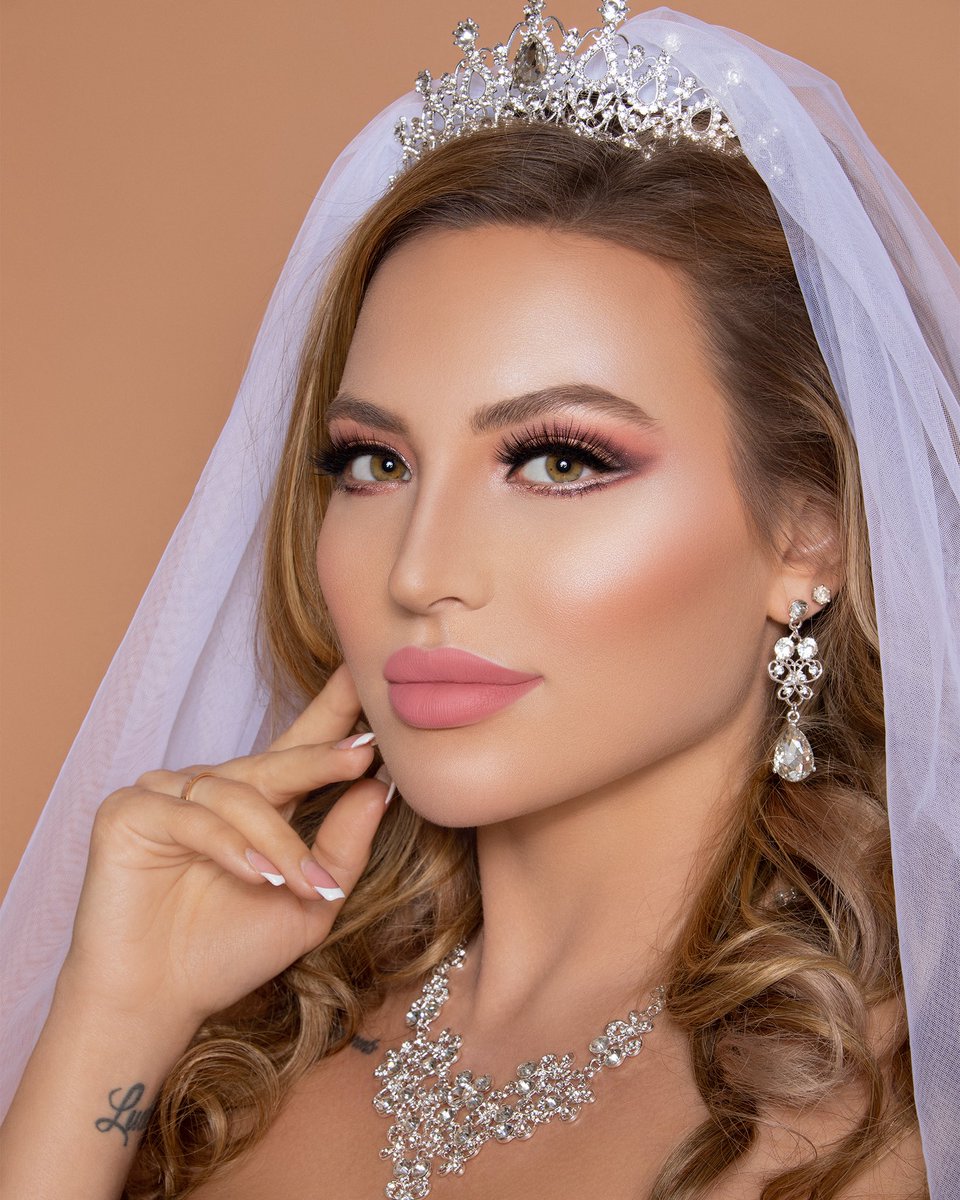 makeupshots's tweet photo. مكياج عرايس ٢٠٢٠ https://t.co/ZPJBjqy4X5
