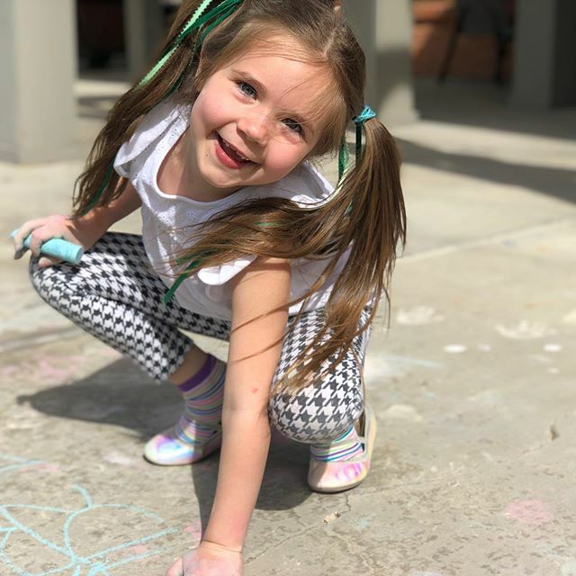 EBTenor's tweet photo. This little girl is living her best life! #amarillo #texas# #springbreak #extendedspringbreak #sidewalkchalk https://t.co/6ReQtaz6SM https://t.co/PUBUN2l75r