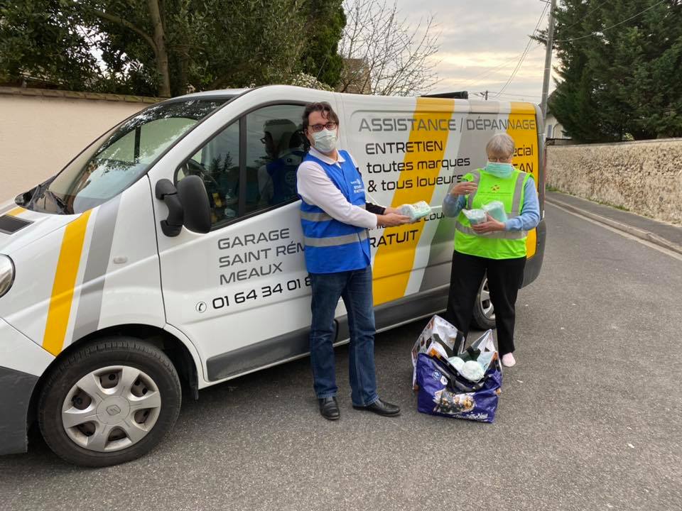 rotarymagfr's tweet photo. Collecte et redistribution de 16000 #masques pour les personnels de santé par le #Rotary Club de Meaux district 1770. #masquespourtous https://t.co/7dybkTVD15