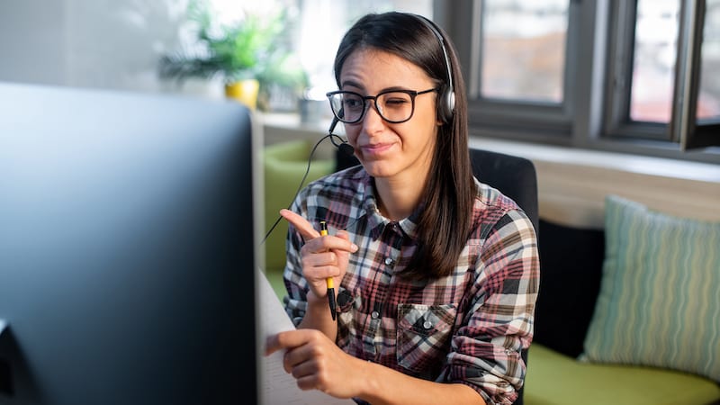 ConvergeLMS's tweet photo. With many school systems closed for the foreseeable future, lots of teachers are adapting to virtual classrooms. Be prepared, but don't expect perfection are just two of the dos and don'ts of online teaching. https://t.co/kc4PmZG80o #onlineteaching #virtualclassroom https://t.co/PoFr2tPZq6